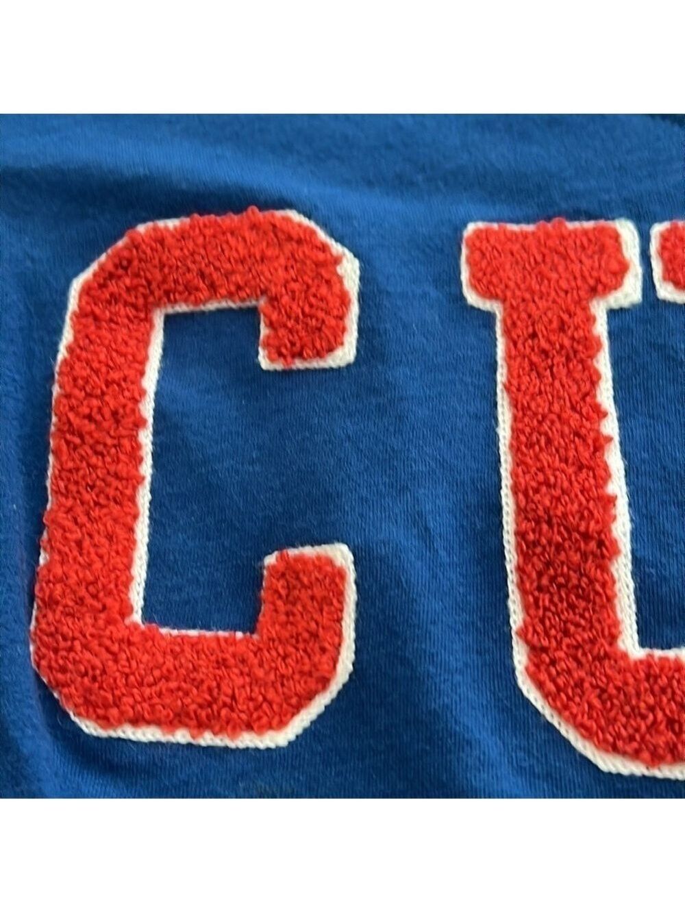 CHICAGO CUBS fan shirt. V-neck. Size medium. Excellent condition - Picture 5 of 8